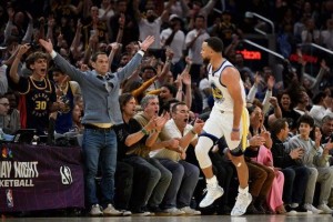 星空体育官方网站-库里复出29分惜败火箭，勇士9-18后重燃季后赛幻觉