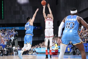 星空体育官方网站-临危受命！张宁末节8分忘我怒吼，媒体人：伤没好利索主动请缨