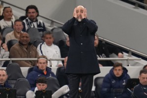 星空体育app下载-邮报谈热刺困境：转会决策失误致阵容有大缺陷、培养年轻球员不足