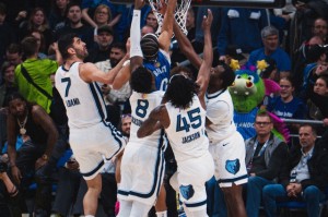 星空体育官方入口-快攻反击中一打四！隔扣四名防守人！NBA年度最佳扣篮来了！