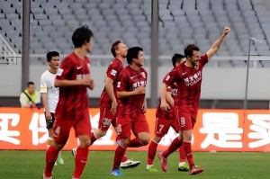 星空体育app下载-上港队亚冠小组赛依然有希望，中锋强援发挥成关键，值得球迷期待