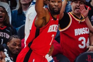 星空体育-火箭赢球又出新问题，杜兰特历史第一！申京有功有过，一人成关键